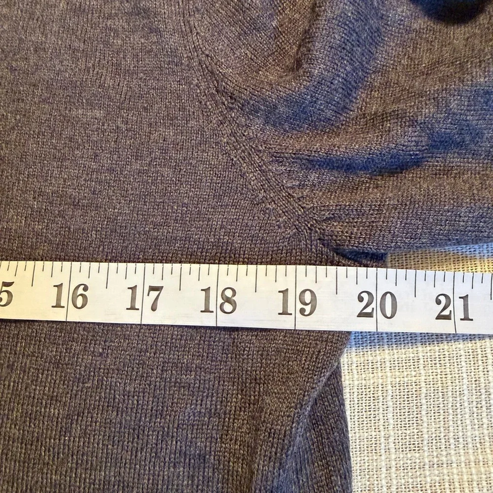 Calvin Klein Mens Extra Fine Merino Wool V-Neck Sweater Charcoal Grey Size M